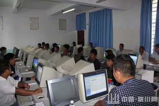 護(hù)國鄉(xiāng)組織村三委班子成員開展計(jì)算機(jī)技術(shù)培訓(xùn)，提升基層干部現(xiàn)代化辦公能力